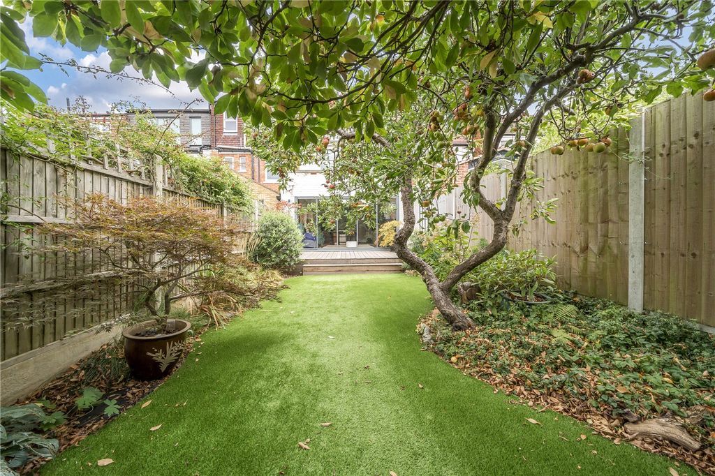 Property photo 3 of 23 Picture No. 22