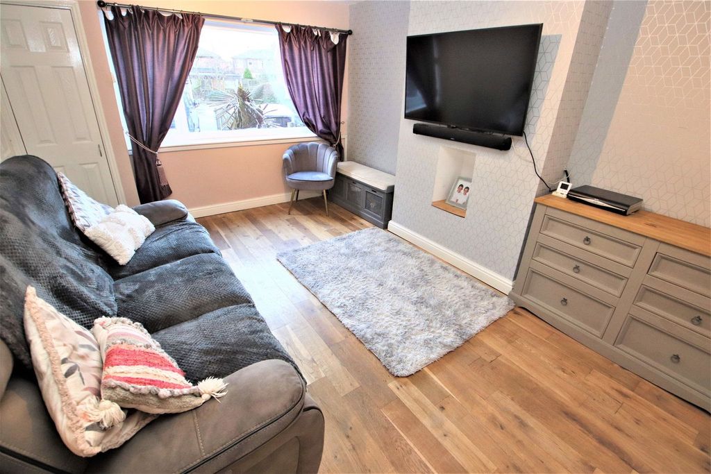 Property photo 3 of 28