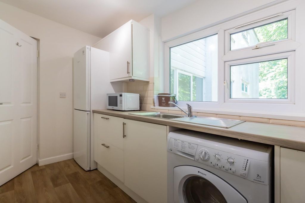 Property photo 3 of 10 16 (2 Of 10).Jpg