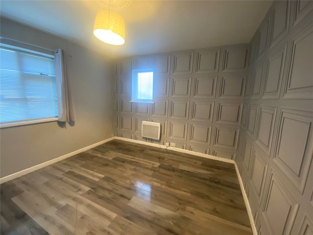 Property photo 2 of 15 Lounge