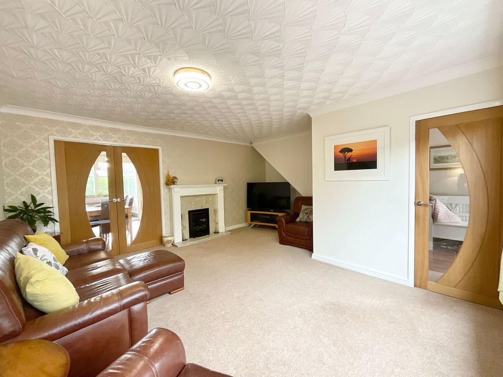 Property photo 3 of 28