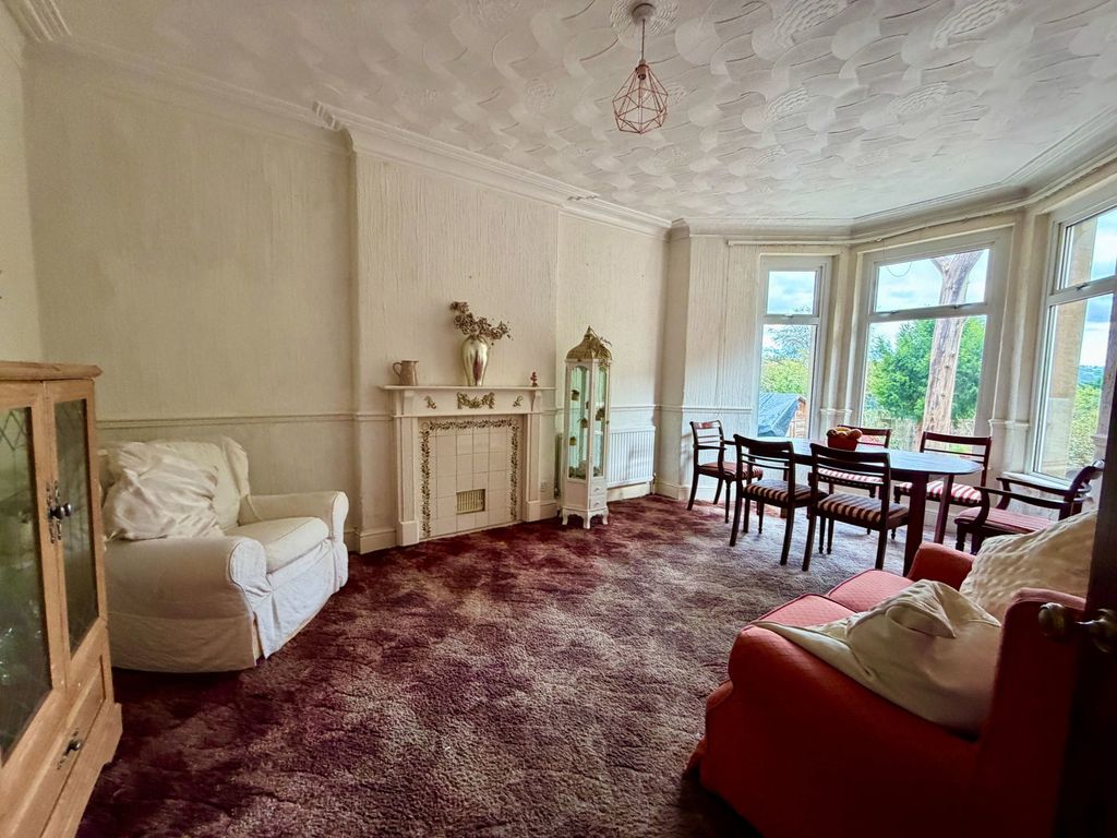 Property photo 3 of 85