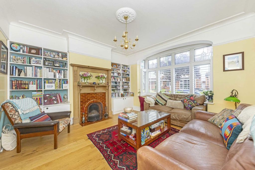 Property photo 2 of 8