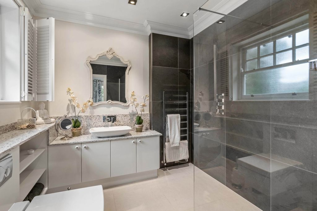 Additional image 46 of 6 bed detached house for saleGreenway, Hutton Mount, Brentwood CM13