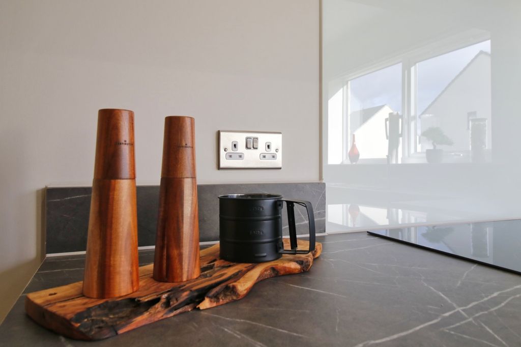 Additional image 8 of 4 bed detached house to rentPark Meadow Lane, Leeds, West Yorkshire LS12