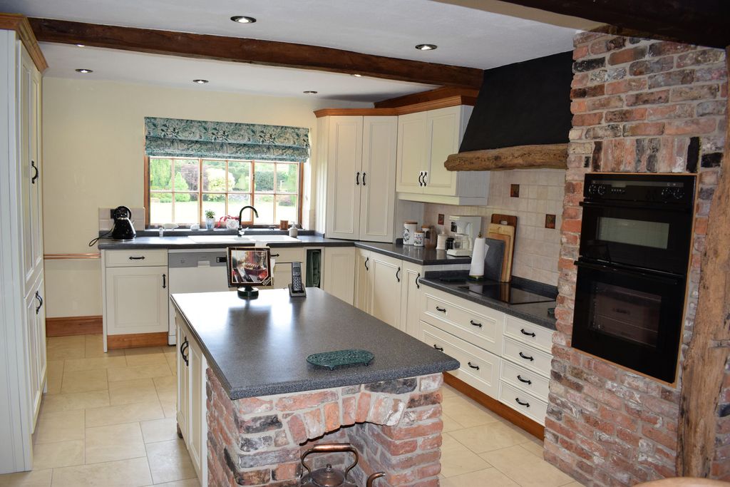 Property photo 3 of 37