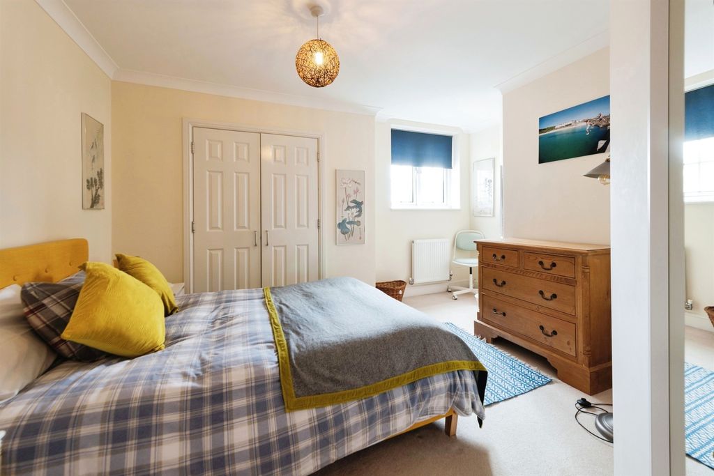 Additional image 11 of 1 bed flat for saleThe Square, Petersfield GU32