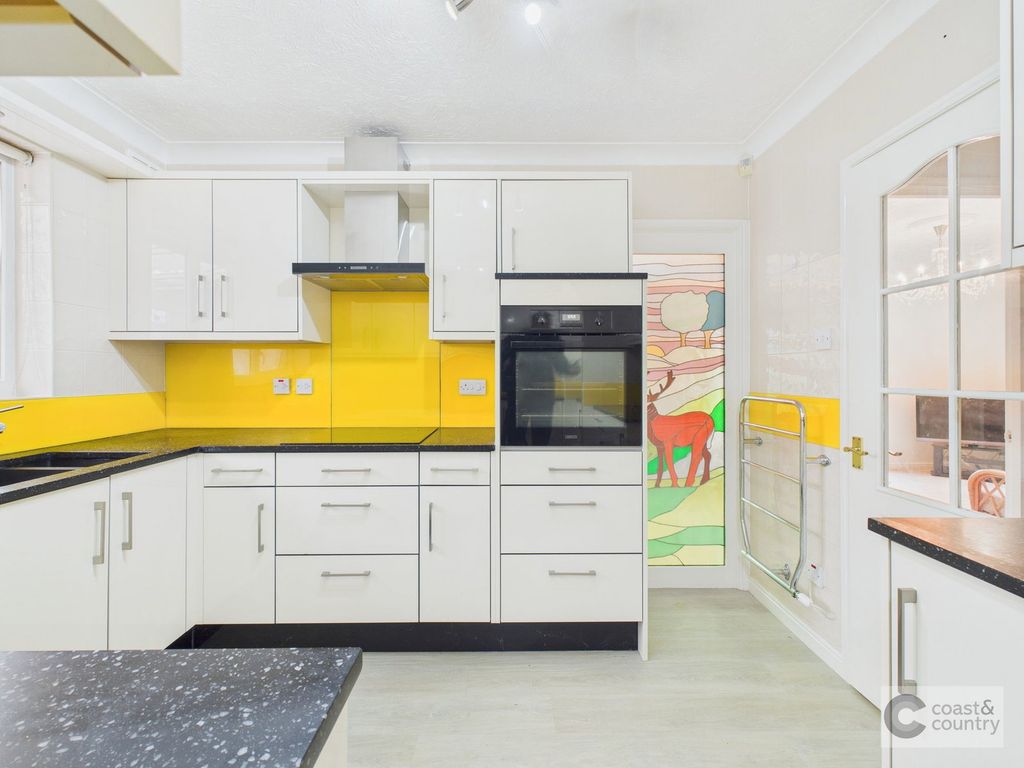 Property photo 3 of 22