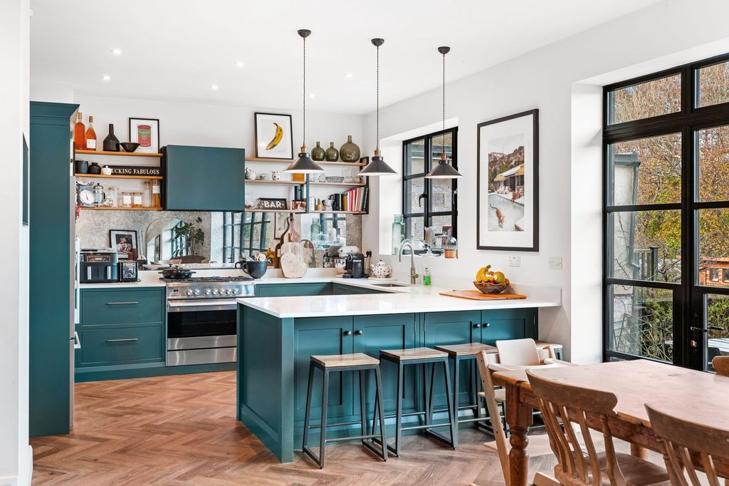 Property photo 2 of 21 Kitchen