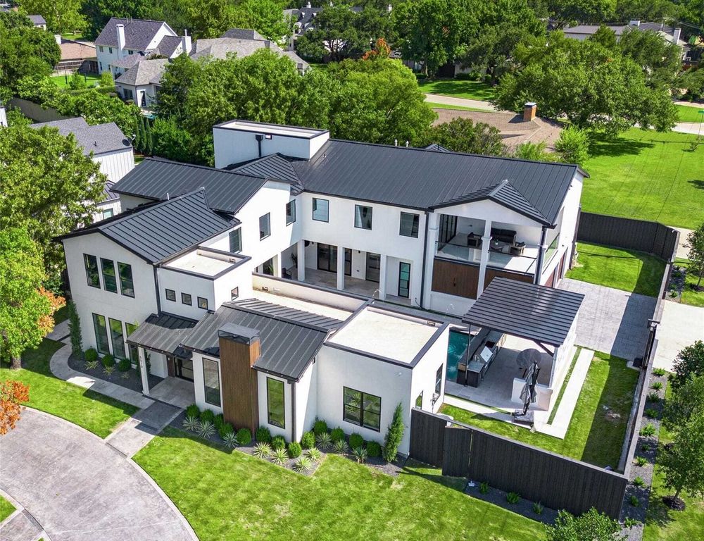 Property photo 1 of 31