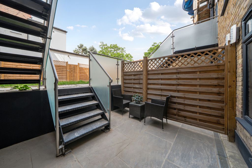 Property photo 3 of 11 1469467-4-6A185c2...