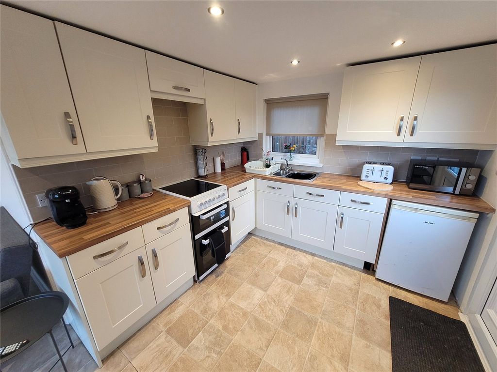 Property photo 3 of 19 Picture No. 15