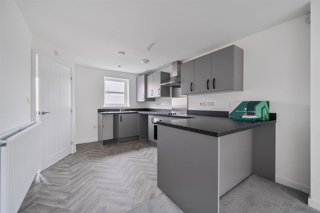 Property photo 3 of 10 1400699-6-6968F033Ea840.Jpg