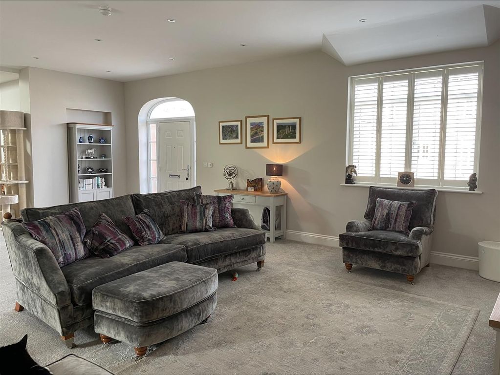 Property photo 3 of 22 1D78B299.Jpeg