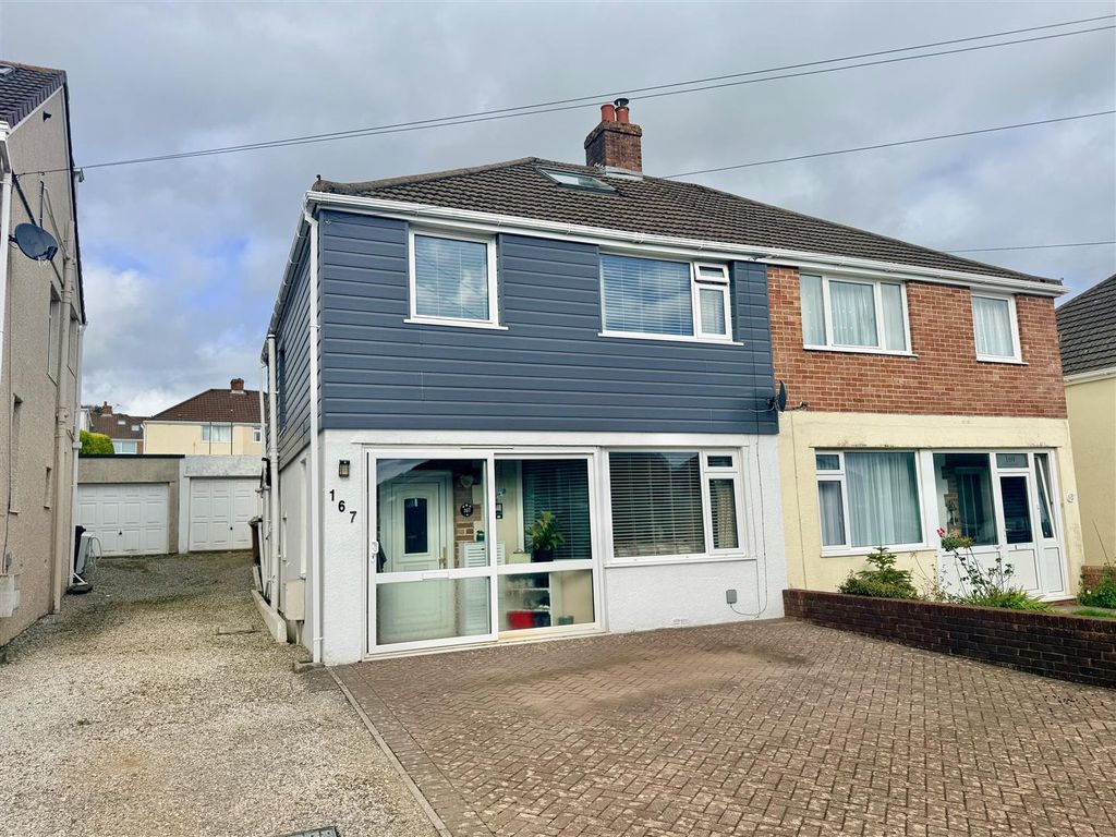 Property photo 1 of 11 St Margarets Road, Plympton, Plymouth Pl7 4Rf