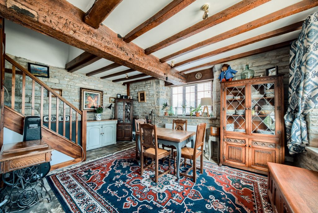 Property photo 2 of 20 Xt5A1067-Hdr(3)