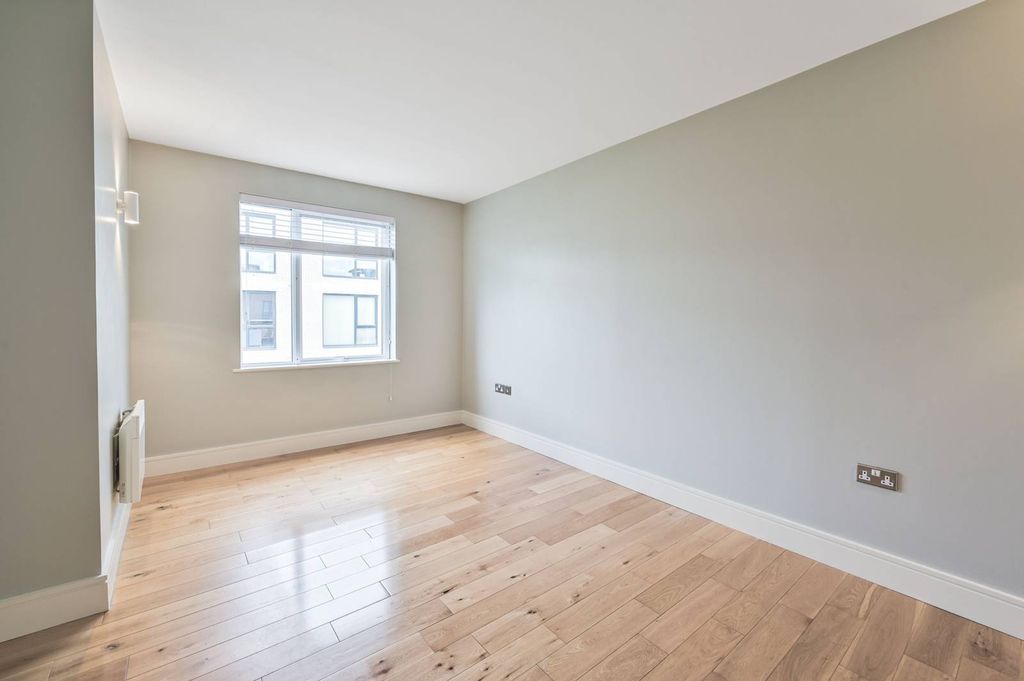 Property photo 3 of 7