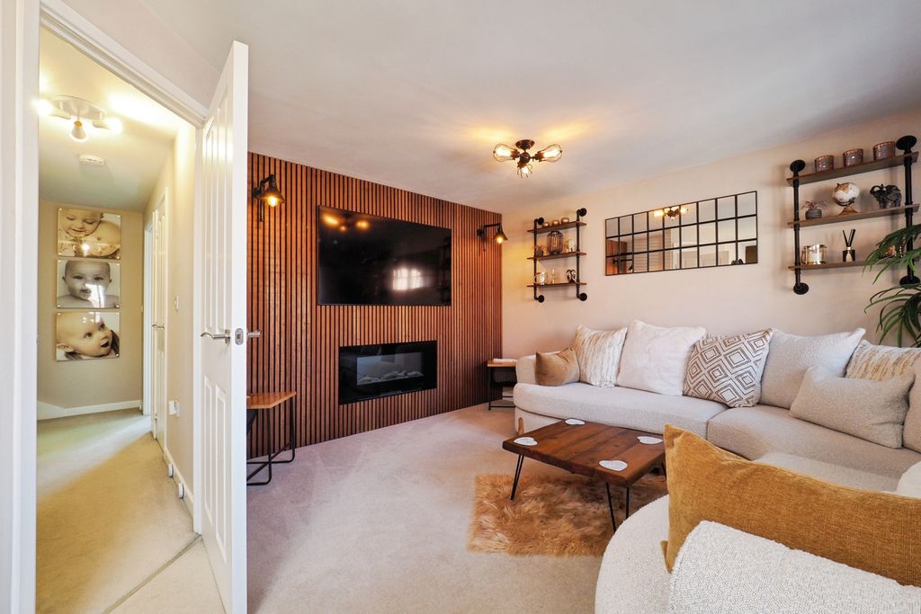 Property photo 3 of 13 Living Room