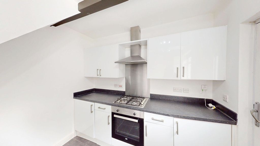 Property photo 3 of 14 Kitchen