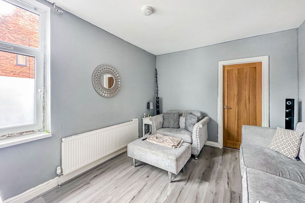 Property photo 3 of 9