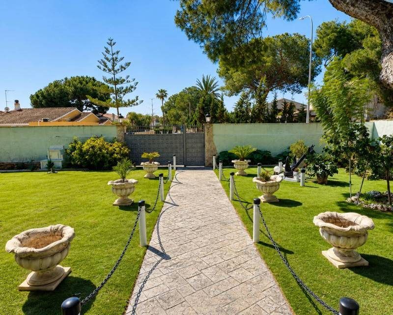 Property photo 3 of 31