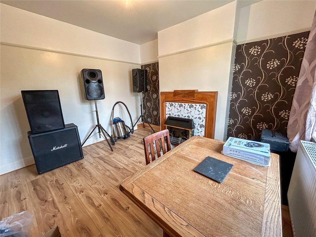 Property photo 2 of 16 Picture No. 12