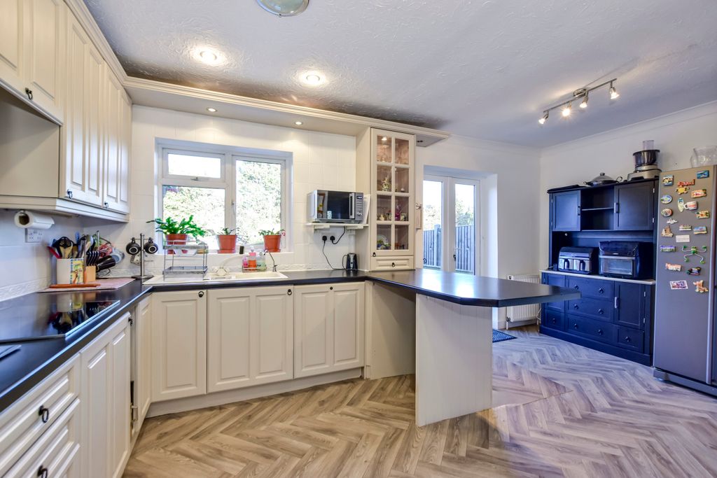 Property photo 3 of 30 Dsc_0826-Dsc_0827