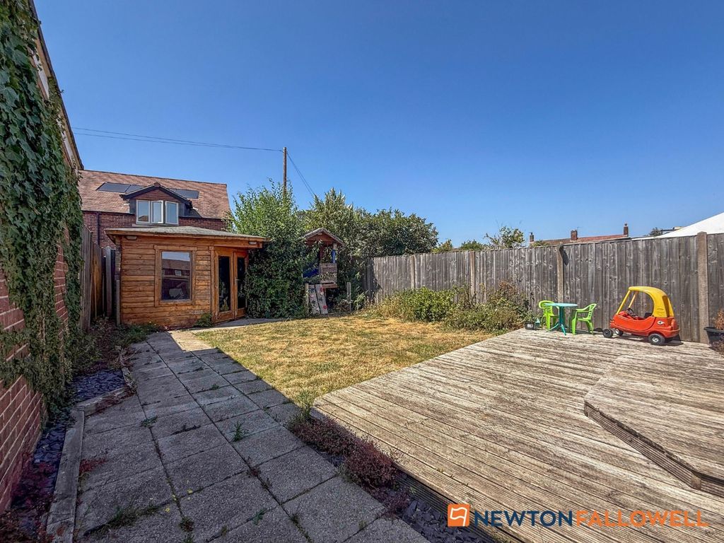 Property photo 3 of 19 Rear Garden 1