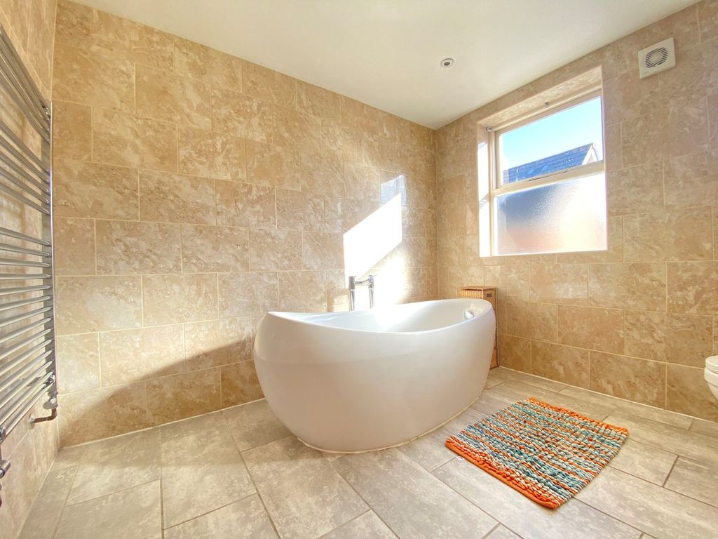 Property photo 1 of 15 Photo 12
