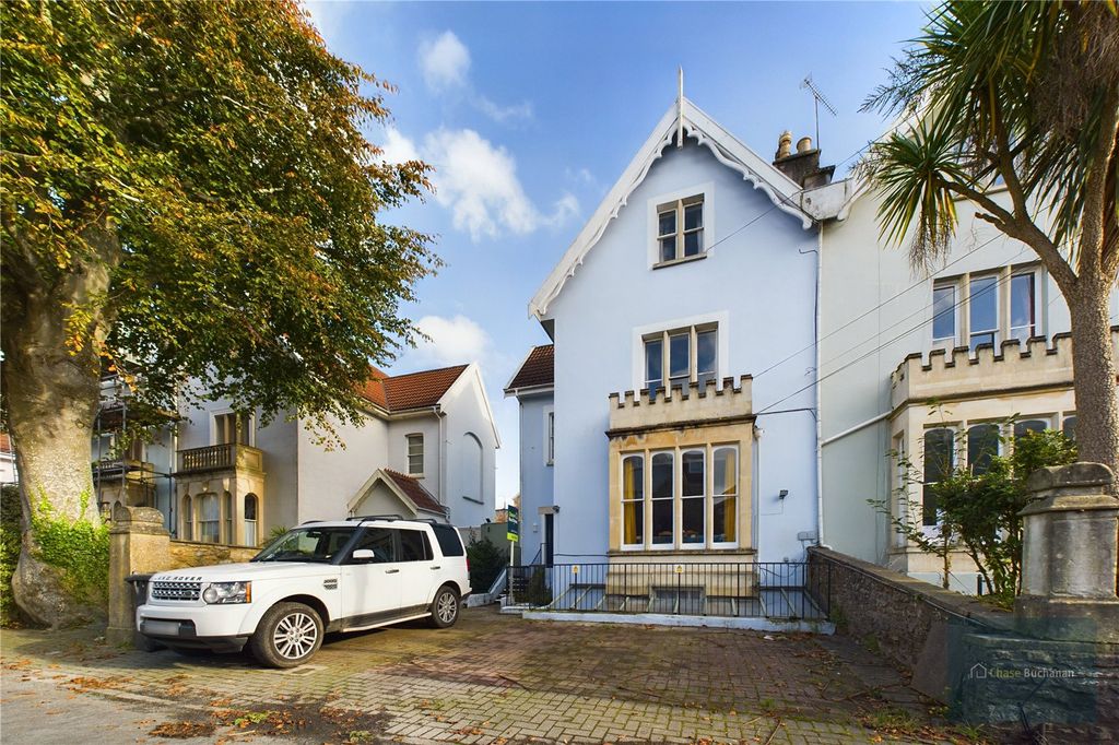 Property photo 1 of 10 Picture No. 12