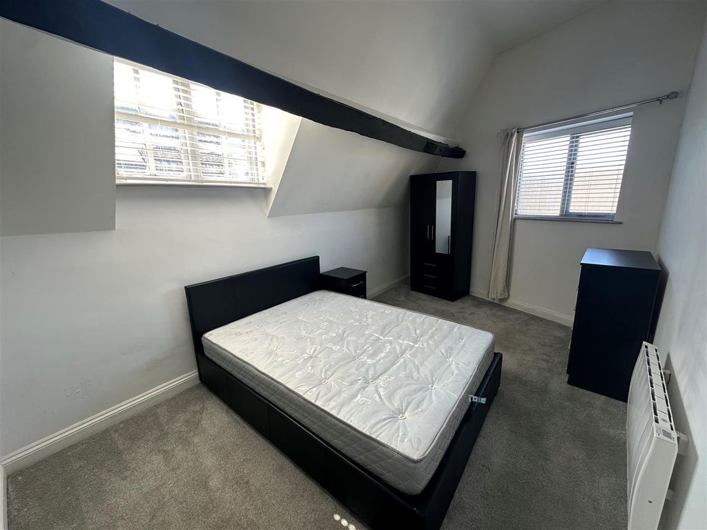 Property photo 2 of 7 Room 1.Jpg