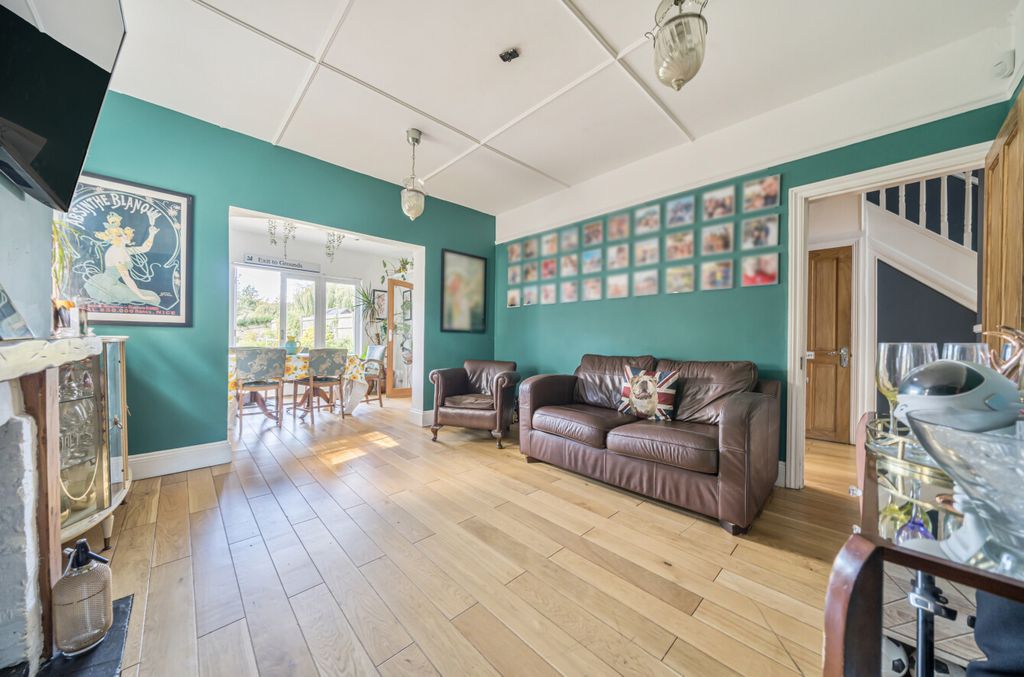 Property photo 3 of 26 1354483-20-68c449...