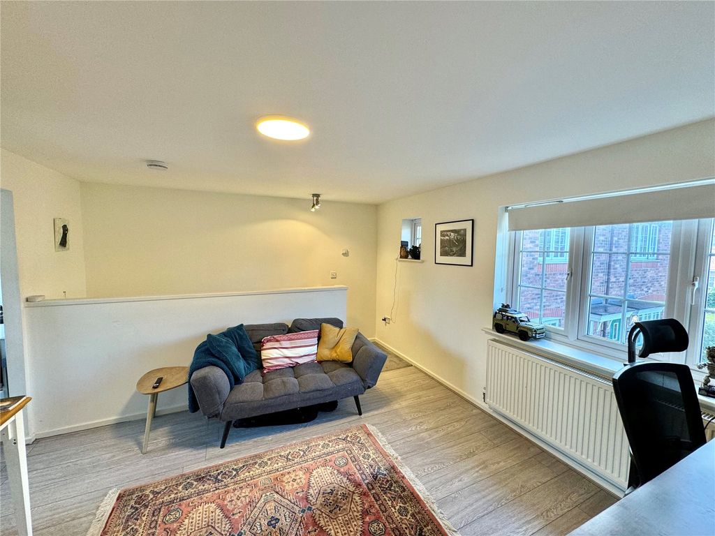 Property photo 3 of 12 Picture No. 02