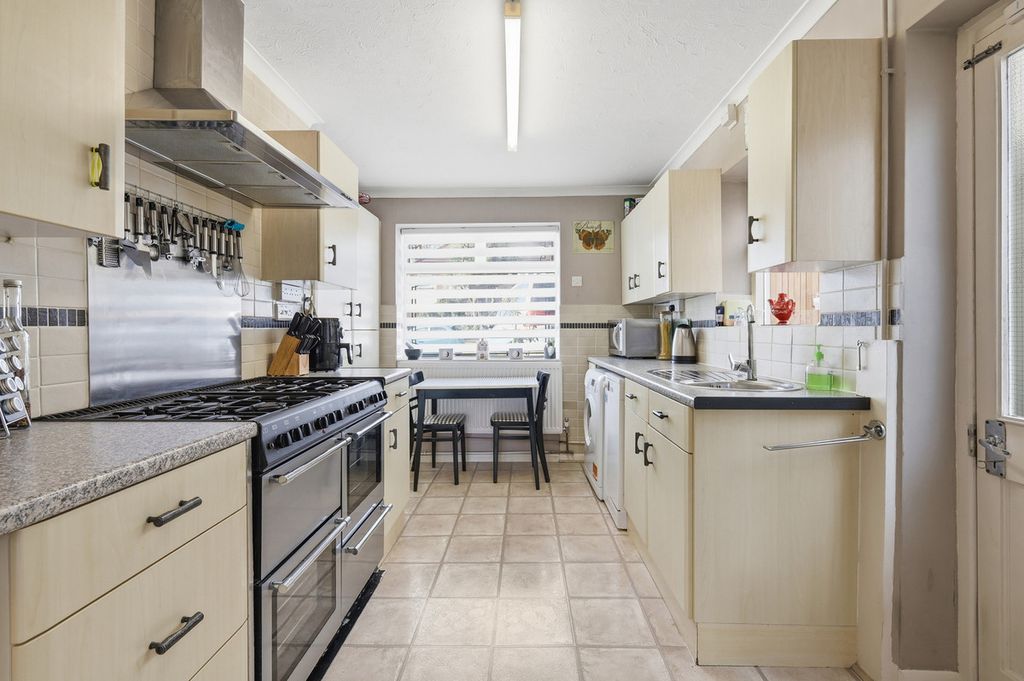 Property photo 3 of 29