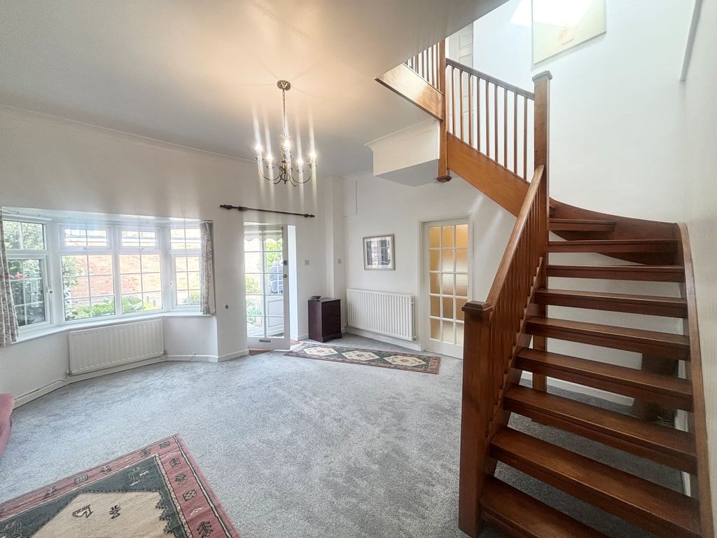 Property photo 2 of 11