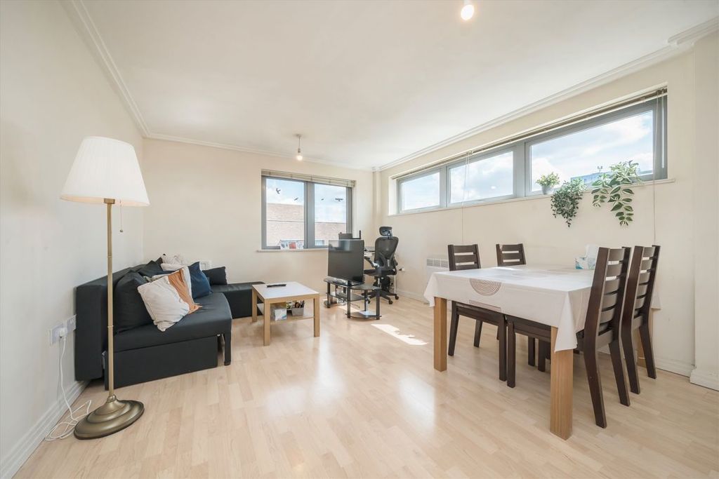 Property photo 2 of 5