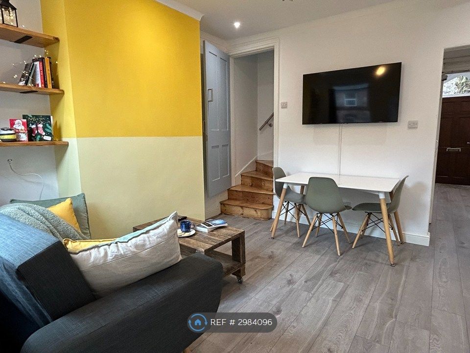 Property photo 1 of 16 Diner-Living Room