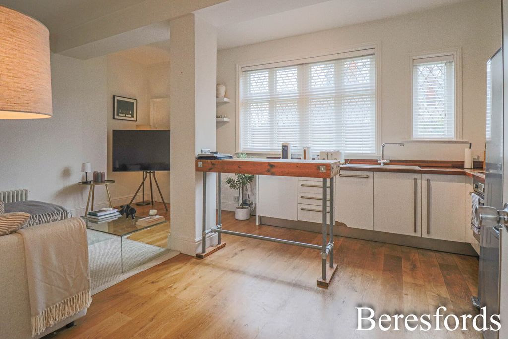 Property photo 3 of 14 Picture No. 12