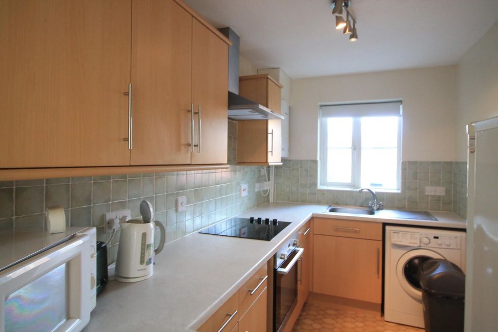 Property photo 2 of 7 Kitchen.Jpg