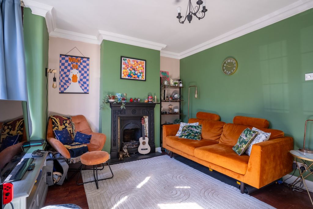 Property photo 3 of 18 4163213