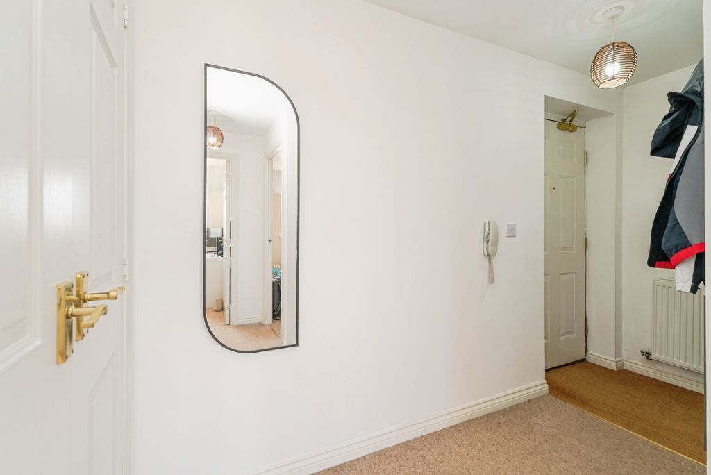 Property photo 2 of 17 Photo