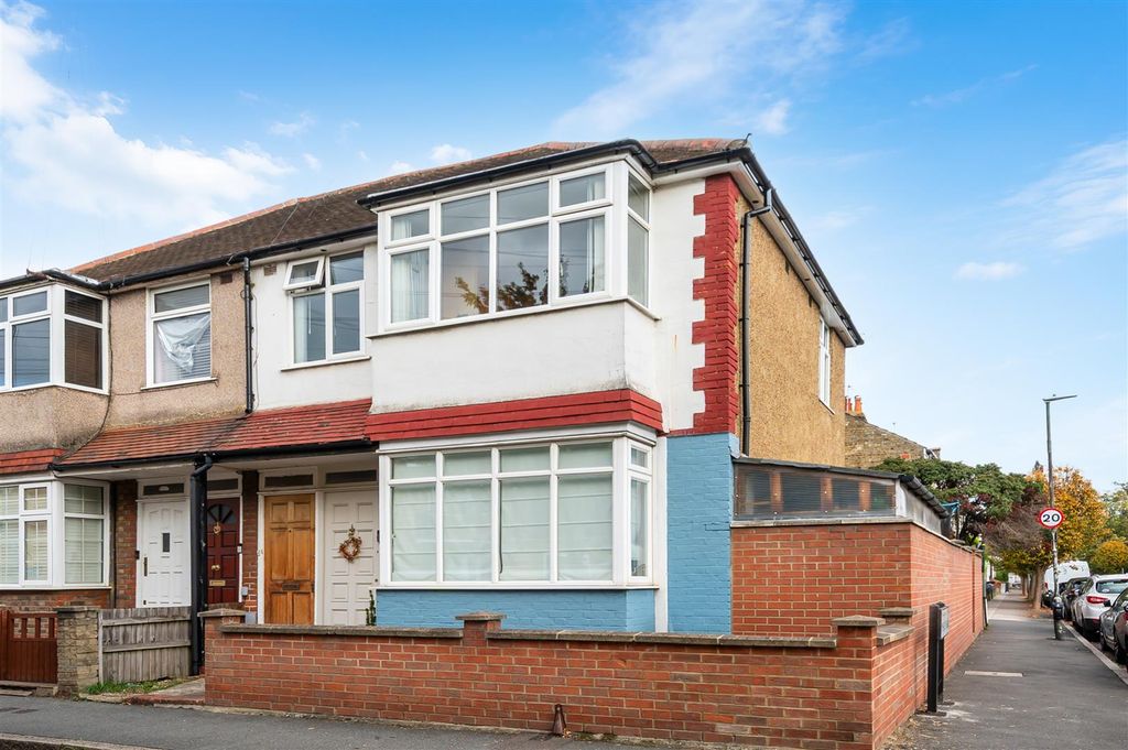 Property photo 1 of 11