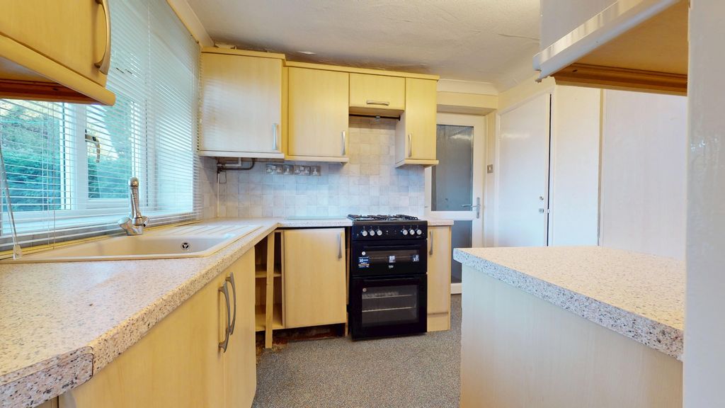 Property photo 2 of 12 4659172