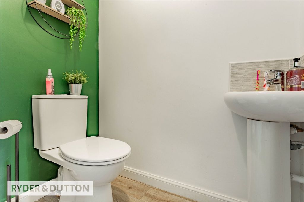 Property photo 3 of 20 W C