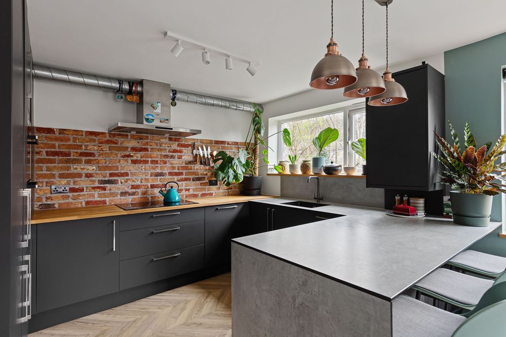 Property photo 1 of 21