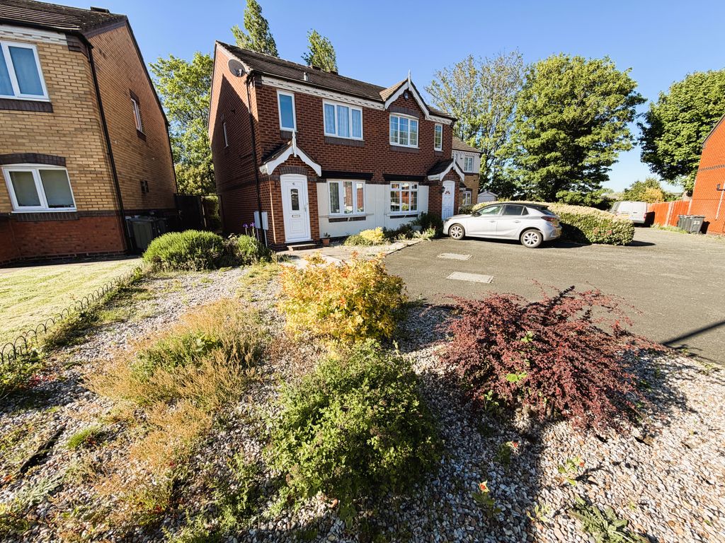 Property photo 2 of 26