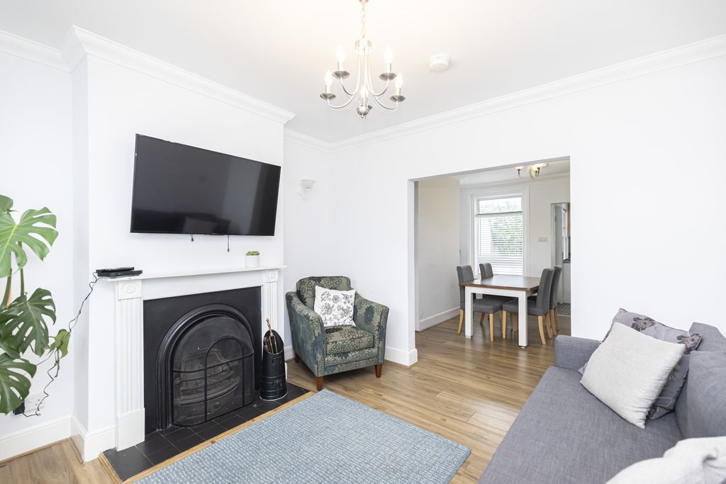 Property photo 3 of 14 346A2296