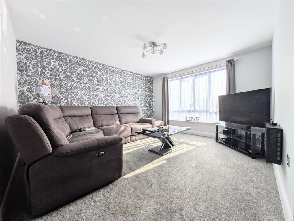 Property photo 3 of 8 d5225607-Cea7-4c19-9042-03B23E2F4Cdb.Jpg