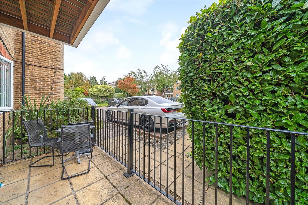 Property photo 3 of 8 Picture No. 37