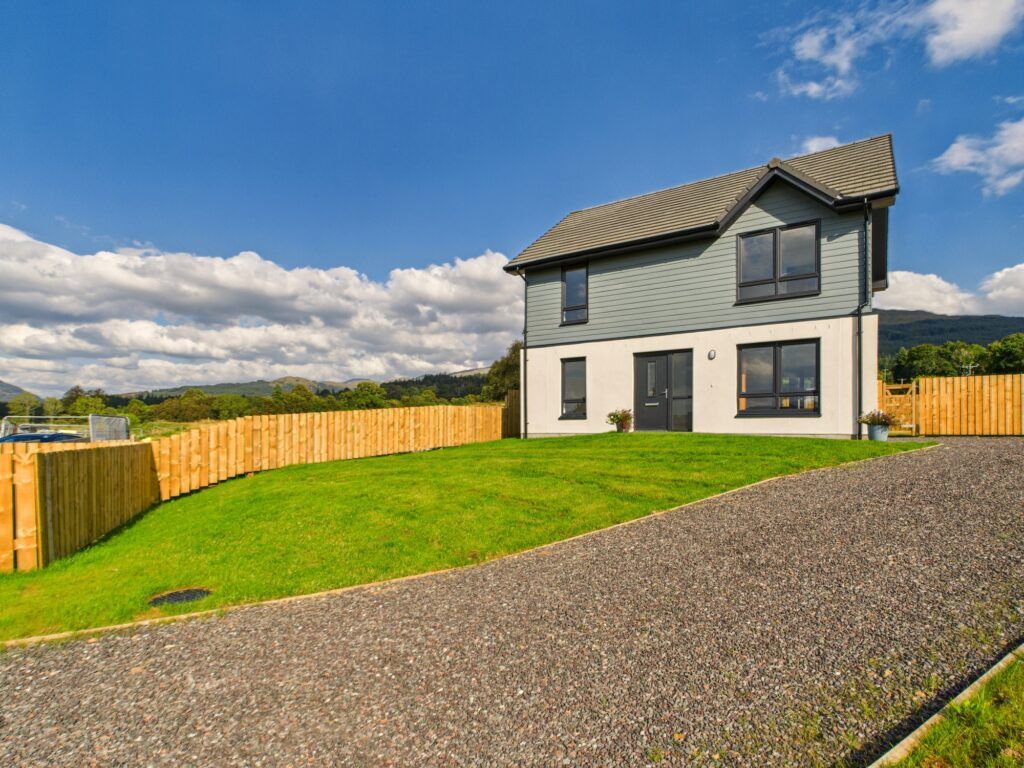 Property photo 1 of 33